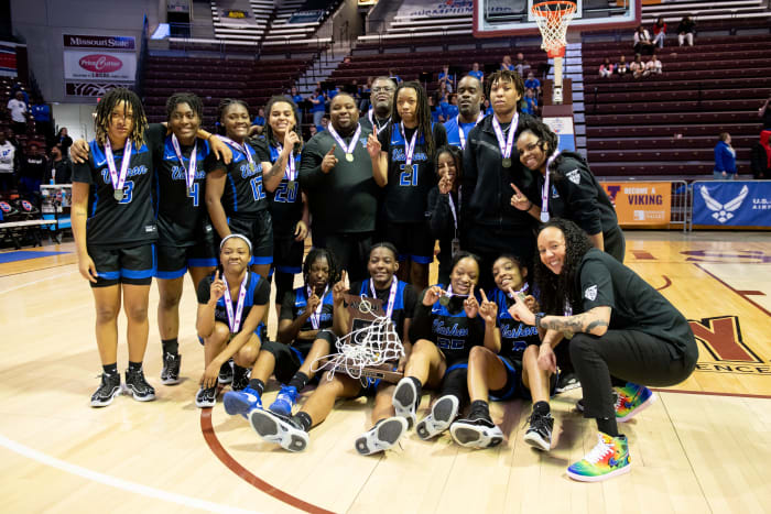 The Vashon Wolverines won the Class 4 championship, the first state title for the girls' program.